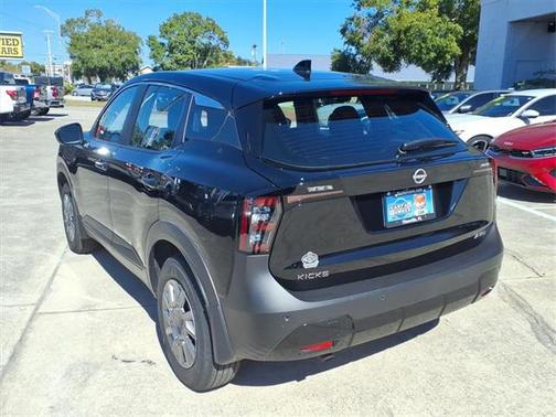 2025 Nissan Kicks S
