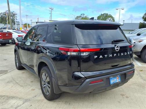 2024 Nissan Pathfinder S 4WD