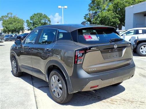 2025 Nissan Kicks S