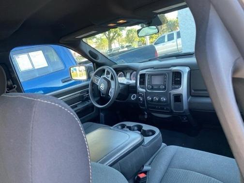 2024 RAM 1500 Classic Warlock Crew Cab 4x2 5'7' Box