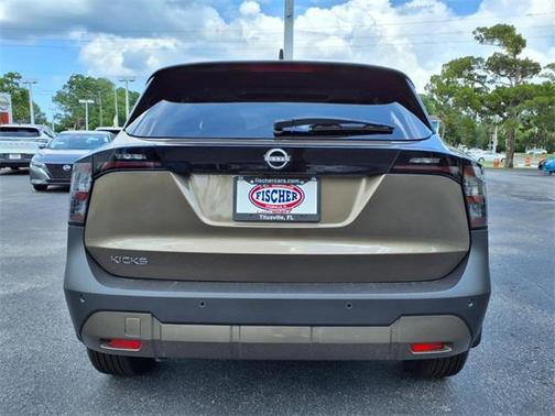 2025 Nissan Kicks SV