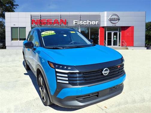 2025 Nissan Kicks SR