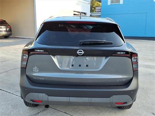 2025 Nissan Kicks S