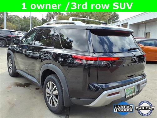 2022 Nissan Pathfinder SL 2WD