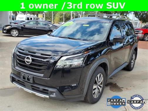 2022 Nissan Pathfinder SL 2WD