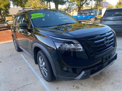 2022 Nissan Pathfinder SL 2WD