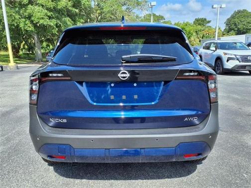 2025 Nissan Kicks SV