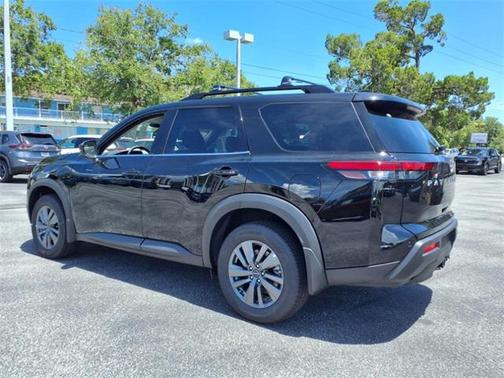 2025 Nissan Pathfinder SV FWD