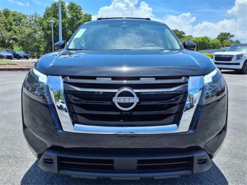 2025 Nissan Pathfinder SV FWD