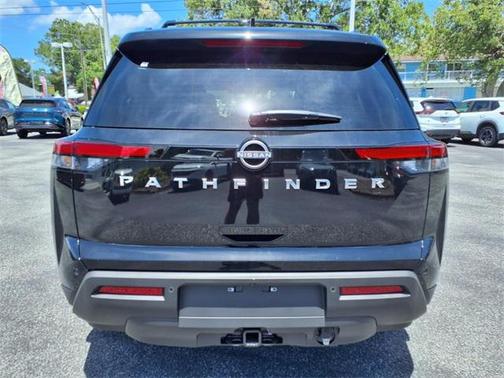 2025 Nissan Pathfinder SV FWD
