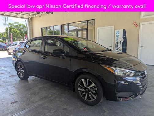 Super Black 2025 Nissan Versa 1.6 SV