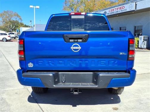 2024 Nissan Frontier SL