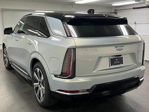 2025 Cadillac Escalade IQ Luxury 2