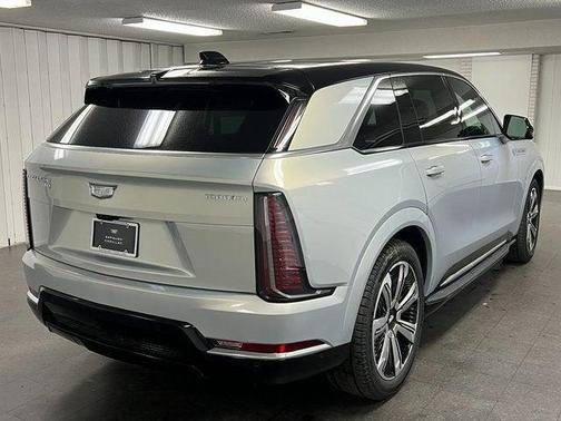 2025 Cadillac Escalade IQ Luxury 2
