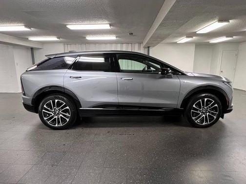 2025 Cadillac OPTIQ Sport 2 AWD