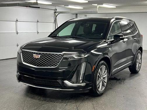 2025 Cadillac XT6 Premium Luxury FWD