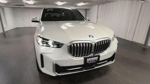 White 2025 BMW X5 xDrive40i