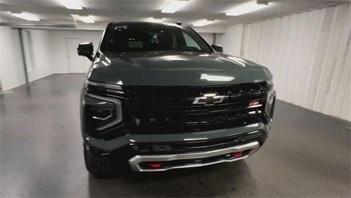 2025 Chevrolet Suburban 4WD Z71