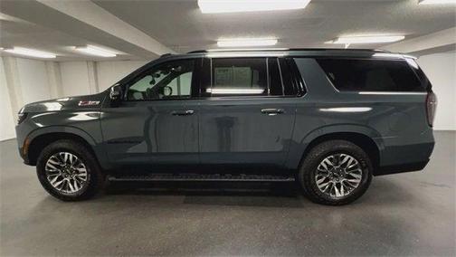 2025 Chevrolet Suburban 4WD Z71