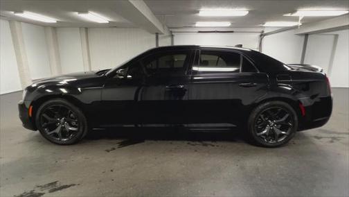 2022 Chrysler 300 S