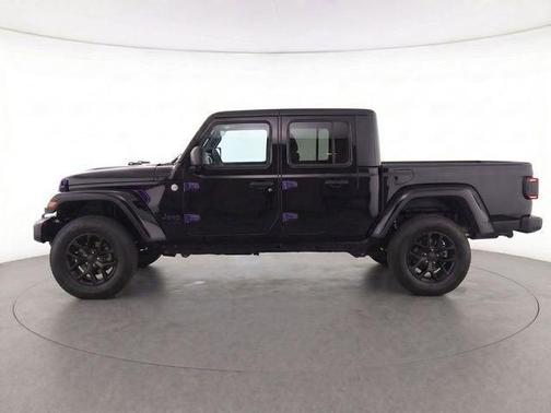 Black 2022 Jeep Gladiator Sport S