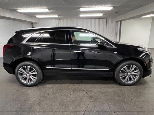 2025 Cadillac XT5 Sport