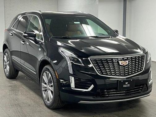 2025 Cadillac XT5 Sport
