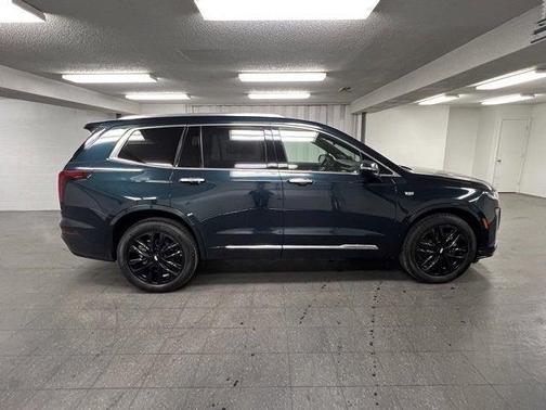 2025 Cadillac XT6 Premium Luxury AWD