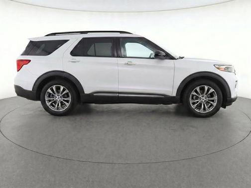 White 2020 Ford Explorer XLT
