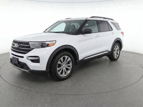 White 2020 Ford Explorer XLT