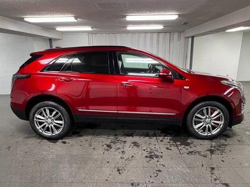 2025 Cadillac XT5 Sport