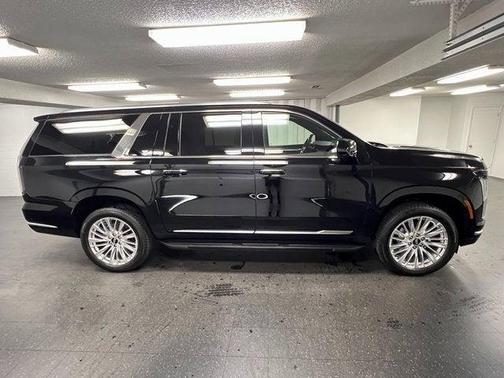 2025 Cadillac Escalade ESV Premium Luxury