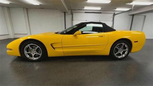 2004 Chevrolet Corvette Base