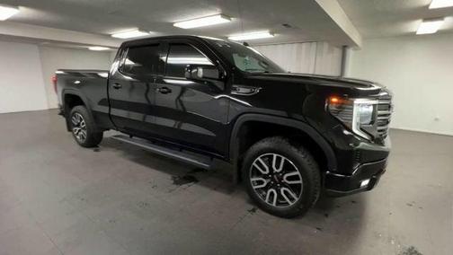 Onyx Black 2022 GMC Sierra 1500 AT4