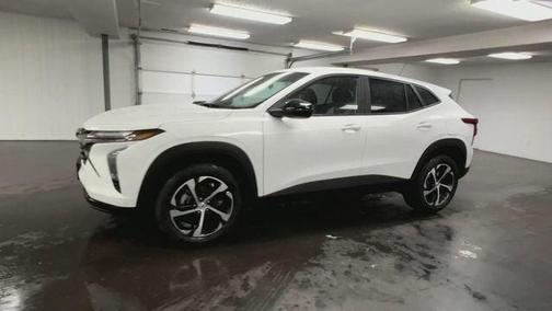 Summit White 2026 Chevrolet Trax FWD 1RS
