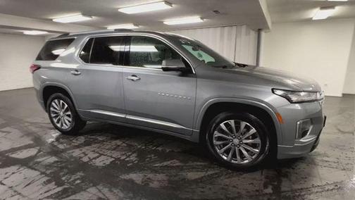 Sterling Gray Metallic 2023 Chevrolet Traverse Premier