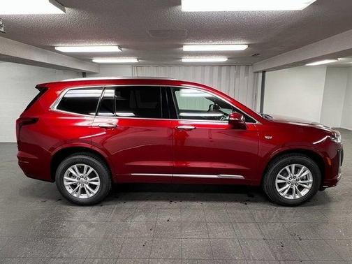 2025 Cadillac XT6 Luxury AWD