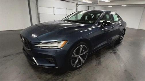 2025 Volvo S60 B5 Plus