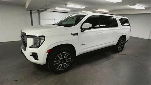 2023 GMC Yukon XL 4WD AT4