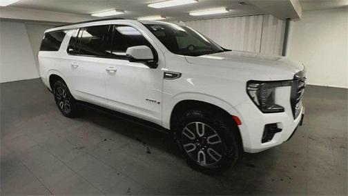 2023 GMC Yukon XL 4WD AT4