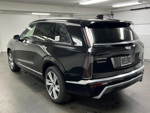 2026 Cadillac VISTIQ Luxury