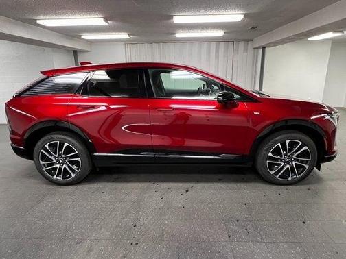 2025 Cadillac OPTIQ Sport 2 AWD