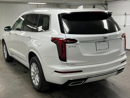 2025 Cadillac XT6 Luxury AWD