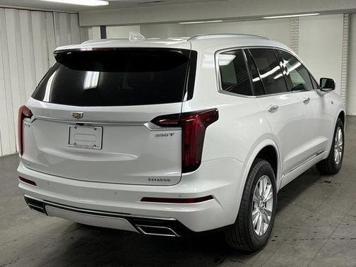 2025 Cadillac XT6 Luxury AWD
