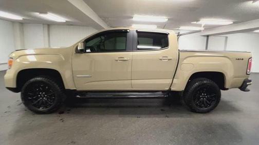 Desert Sand Metallic 2022 GMC Canyon Elevation