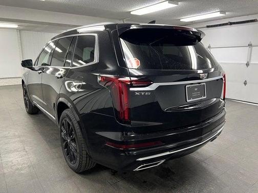 2025 Cadillac XT6 Luxury FWD