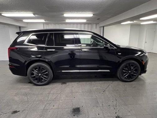 2025 Cadillac XT6 Luxury FWD