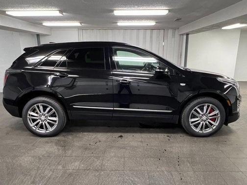 2025 Cadillac XT5 Sport