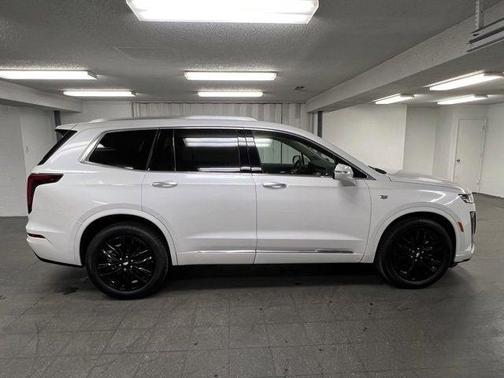 2025 Cadillac XT6 Premium Luxury AWD