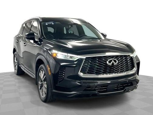 Black 2025 INFINITI QX60 Luxe